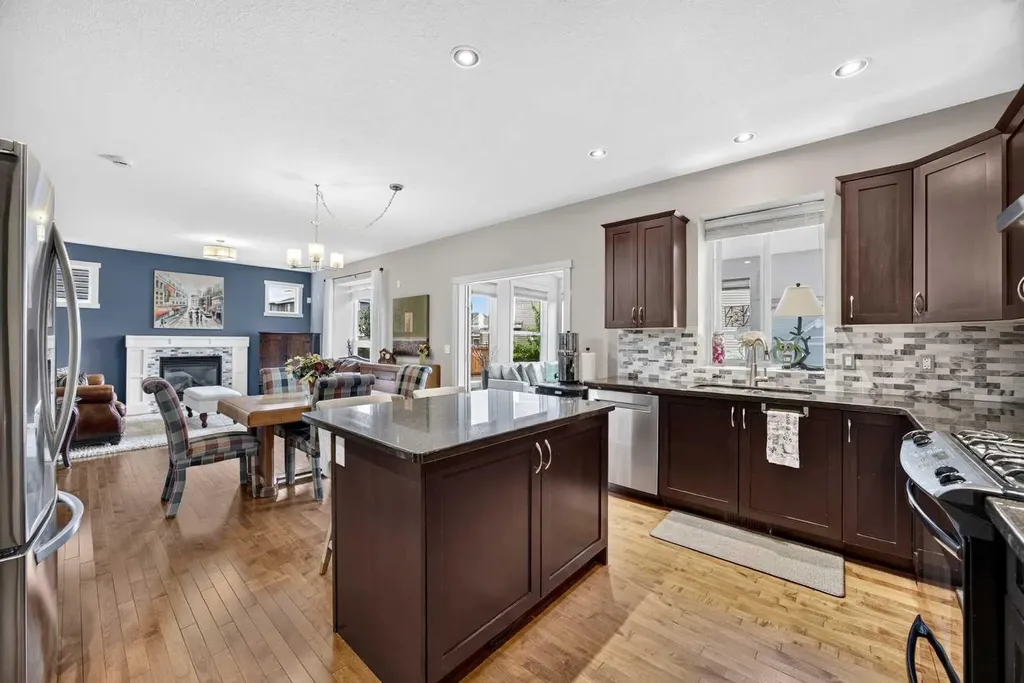 2029 Luxstone Boulevard SW Airdrie AB T4B 0J7