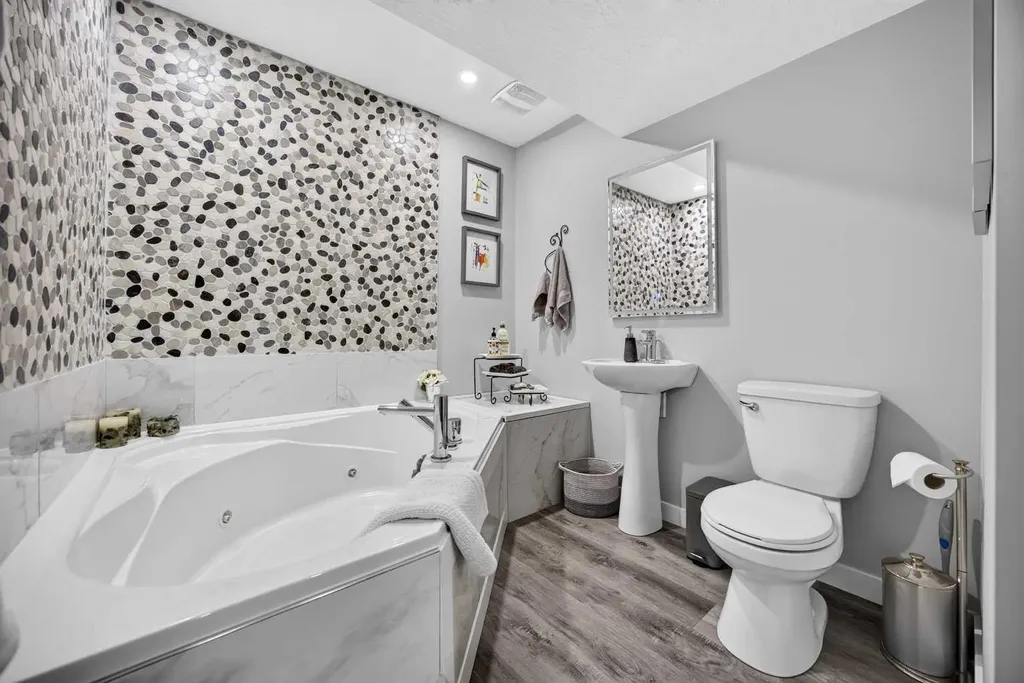 2029 Luxstone Boulevard SW Airdrie AB T4B 0J7
