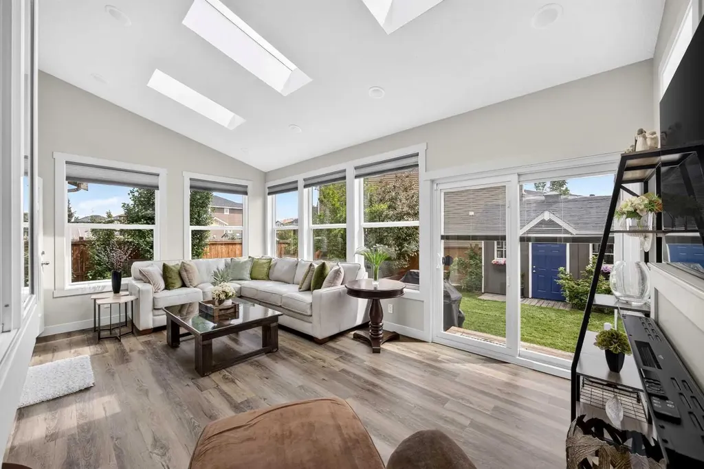 2029 Luxstone Boulevard SW Airdrie AB T4B 0J7