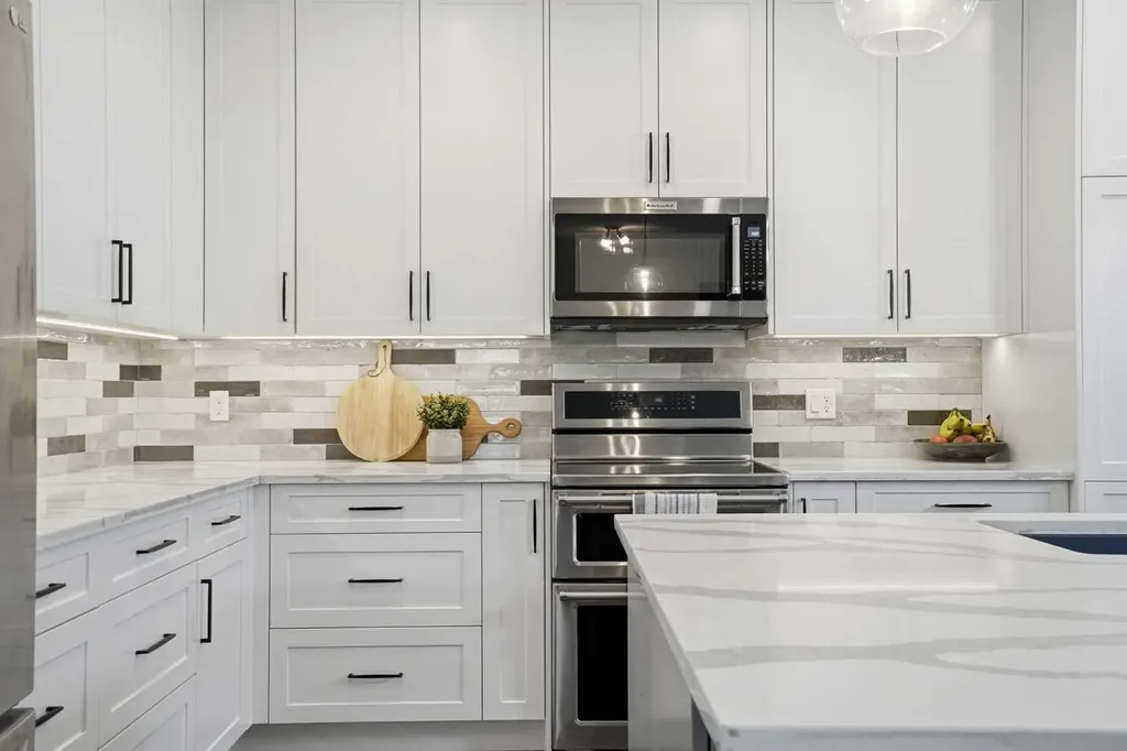 379 Cimarron Boulevard Okotoks AB T1S 2L8