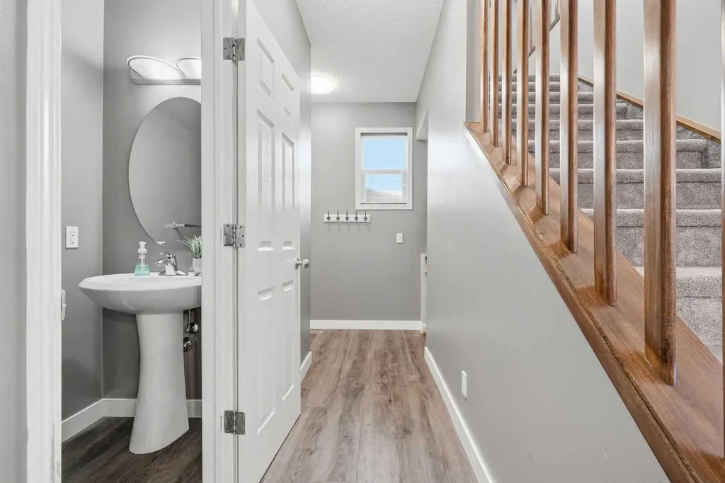 379 Cimarron Boulevard Okotoks AB T1S 2L8