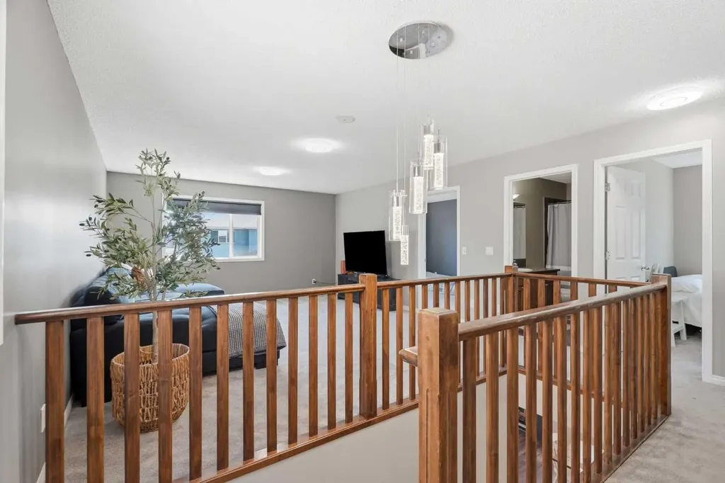 379 Cimarron Boulevard Okotoks AB T1S 2L8