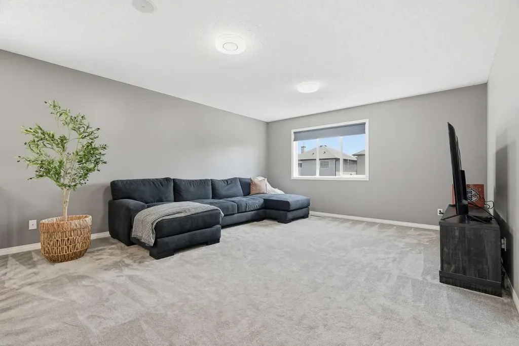 379 Cimarron Boulevard Okotoks AB T1S 2L8