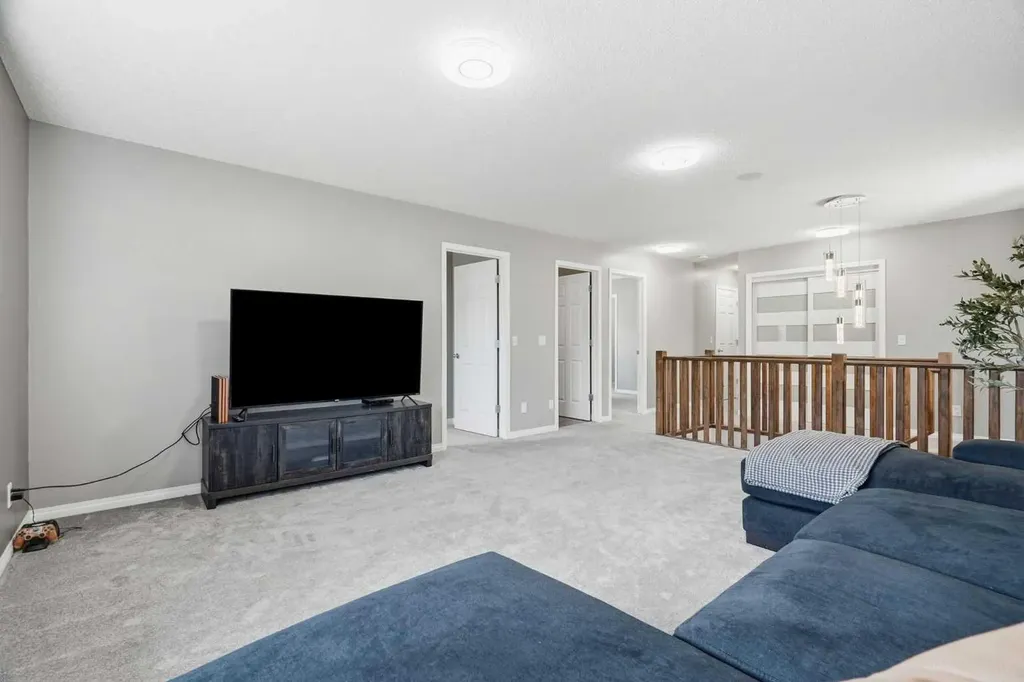 379 Cimarron Boulevard Okotoks AB T1S 2L8