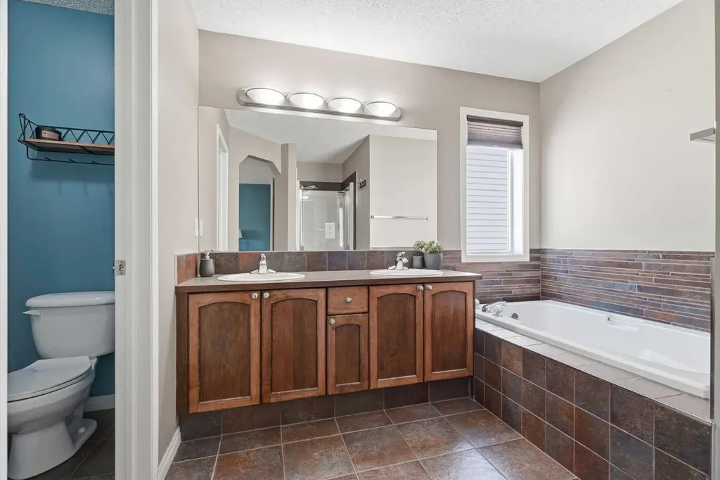 379 Cimarron Boulevard Okotoks AB T1S 2L8