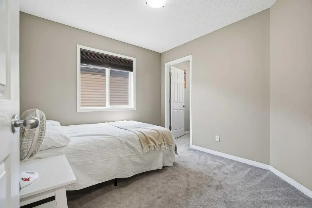 379 Cimarron Boulevard Okotoks AB T1S 2L8