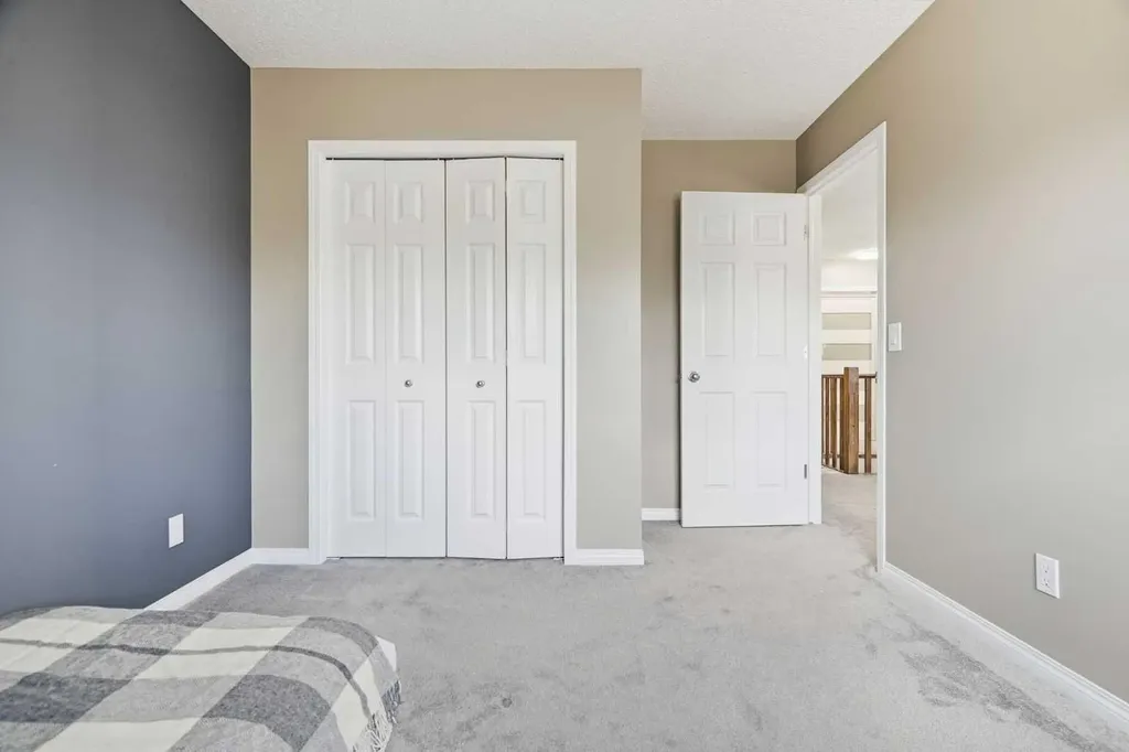 379 Cimarron Boulevard Okotoks AB T1S 2L8