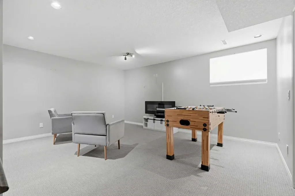 379 Cimarron Boulevard Okotoks AB T1S 2L8