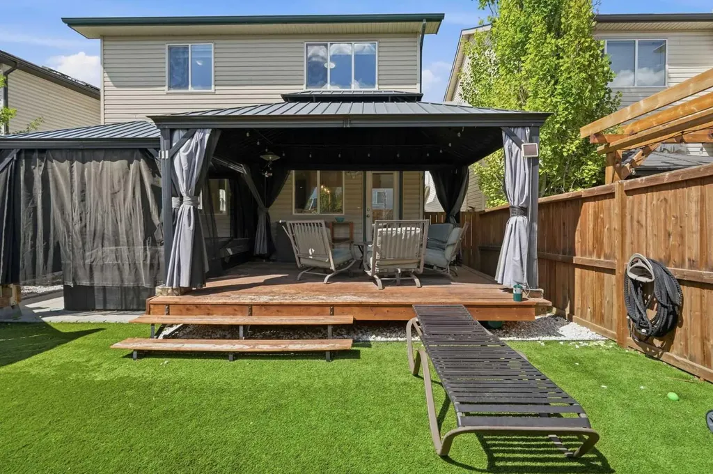 379 Cimarron Boulevard Okotoks AB T1S 2L8