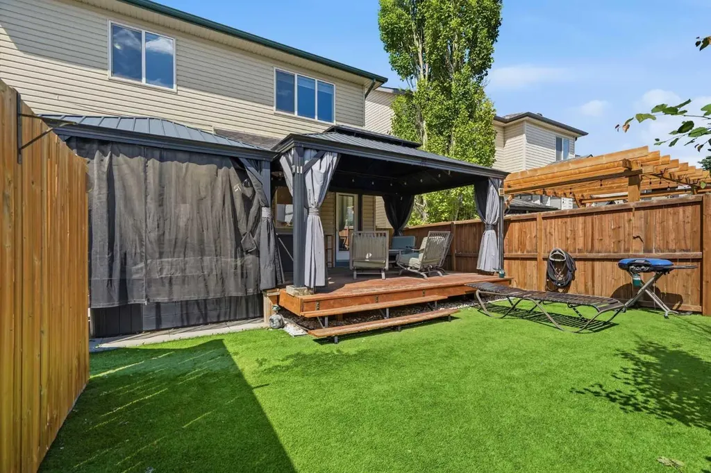 379 Cimarron Boulevard Okotoks AB T1S 2L8