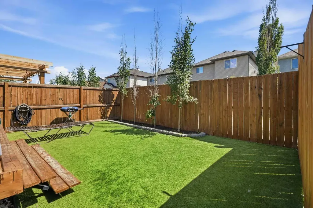 379 Cimarron Boulevard Okotoks AB T1S 2L8