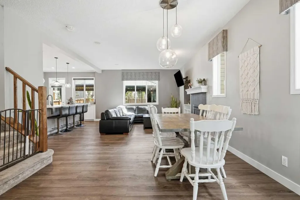 379 Cimarron Boulevard Okotoks AB T1S 2L8
