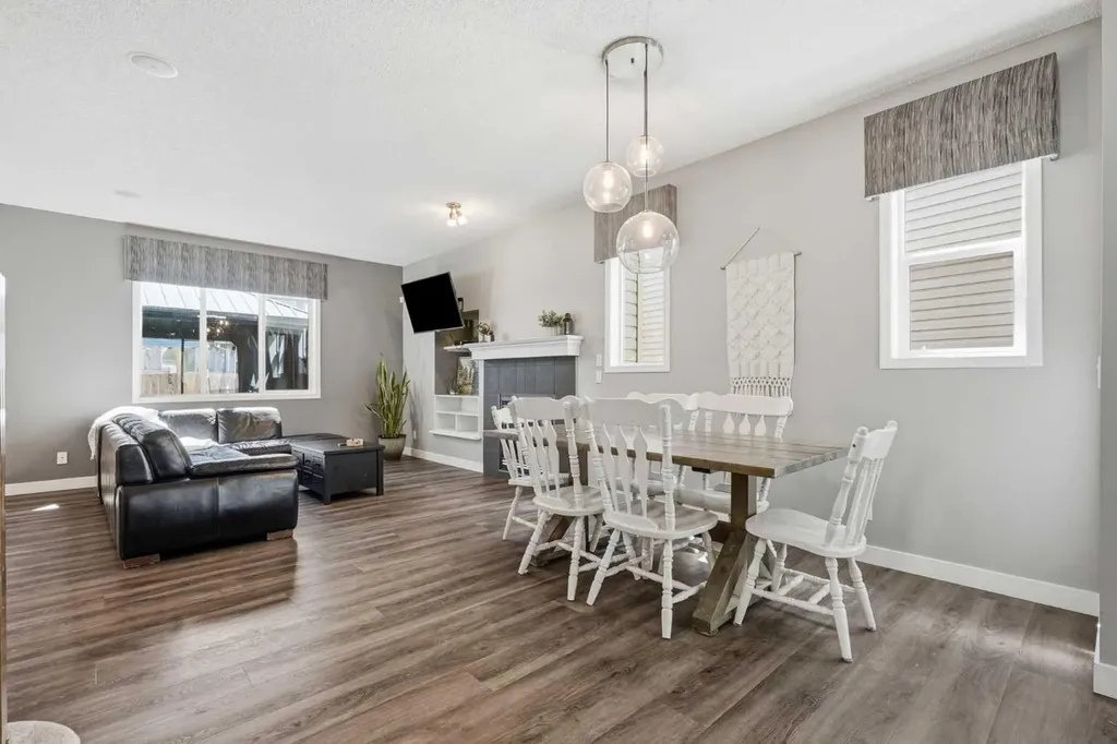 379 Cimarron Boulevard Okotoks AB T1S 2L8