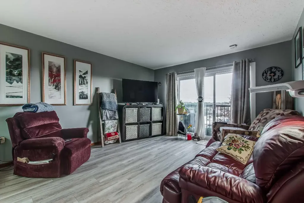 643 5 Street SE Medicine Hat AB T1A 0N4