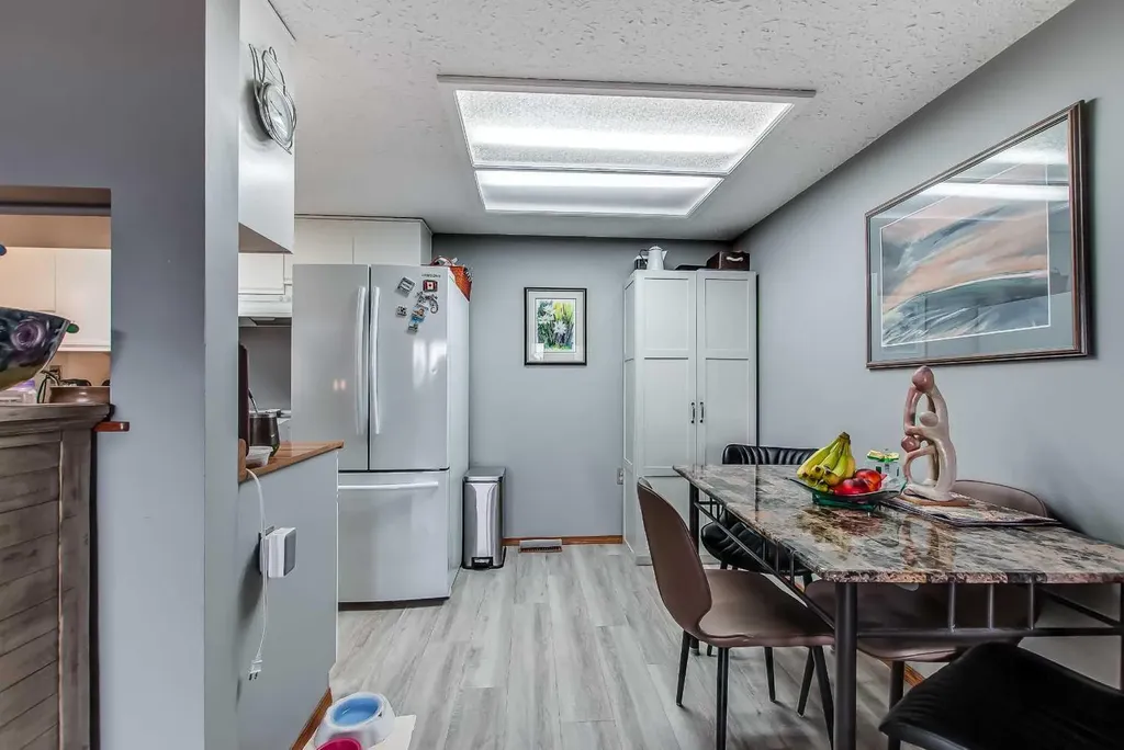643 5 Street SE Medicine Hat AB T1A 0N4