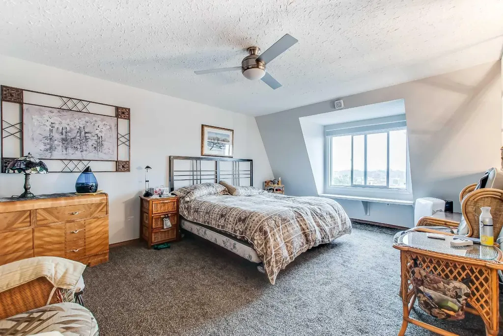 643 5 Street SE Medicine Hat AB T1A 0N4