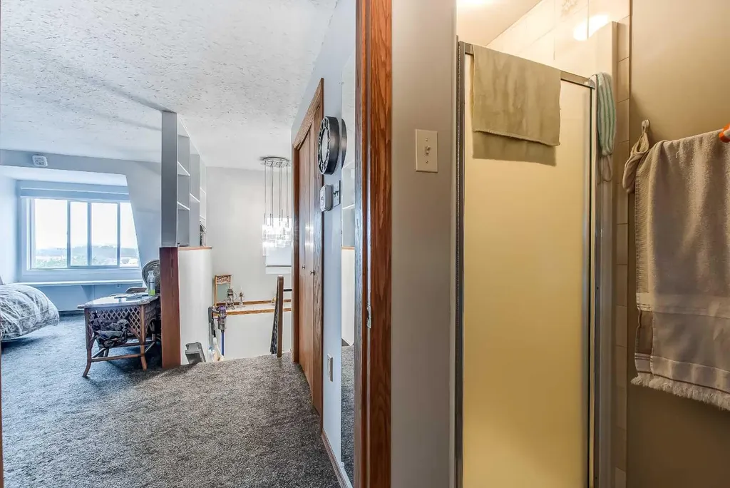 643 5 Street SE Medicine Hat AB T1A 0N4