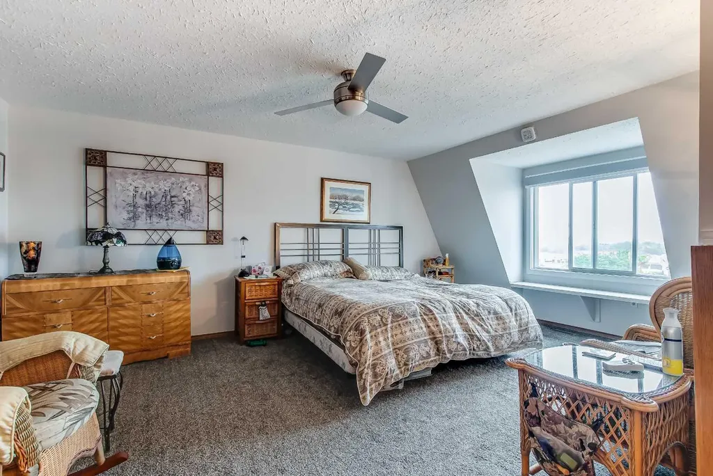 643 5 Street SE Medicine Hat AB T1A 0N4