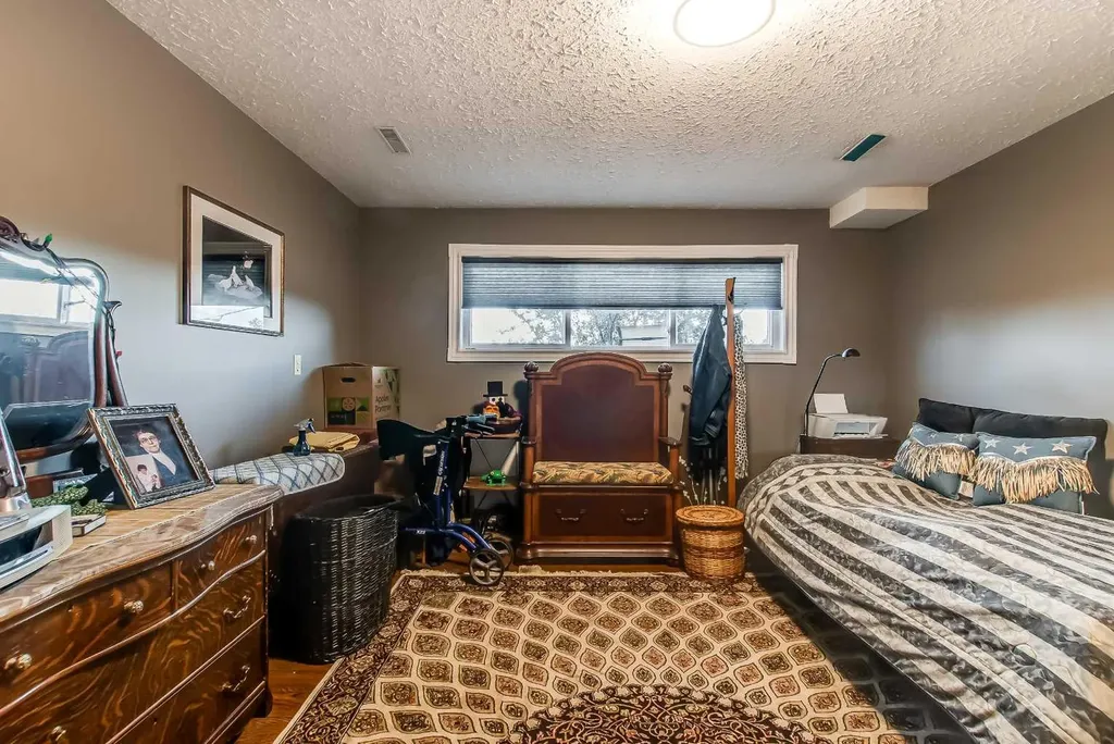 643 5 Street SE Medicine Hat AB T1A 0N4