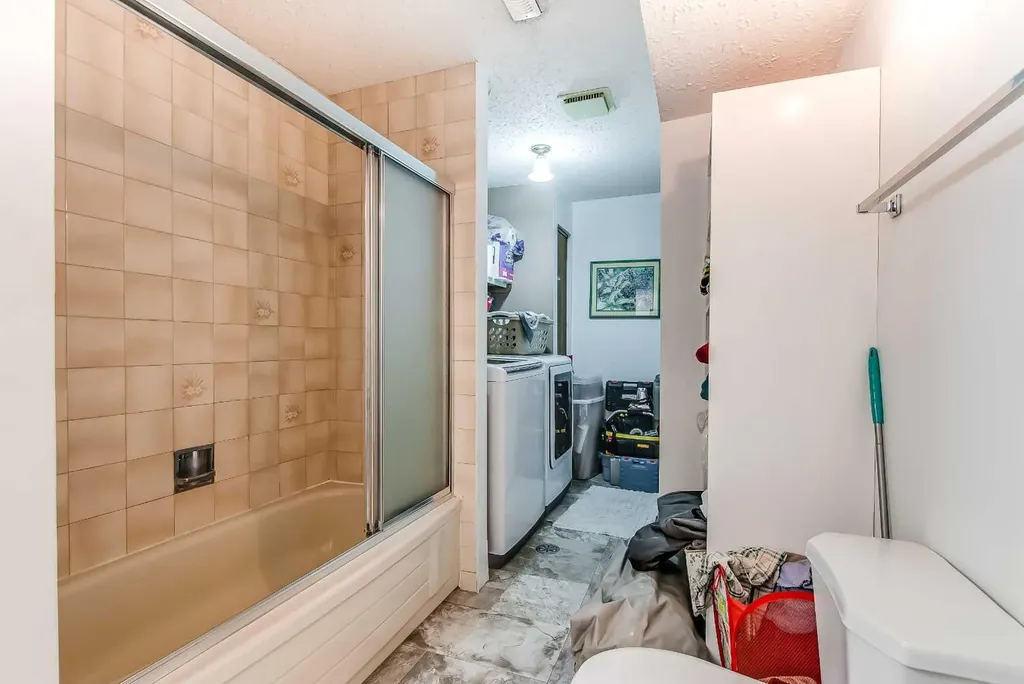 643 5 Street SE Medicine Hat AB T1A 0N4