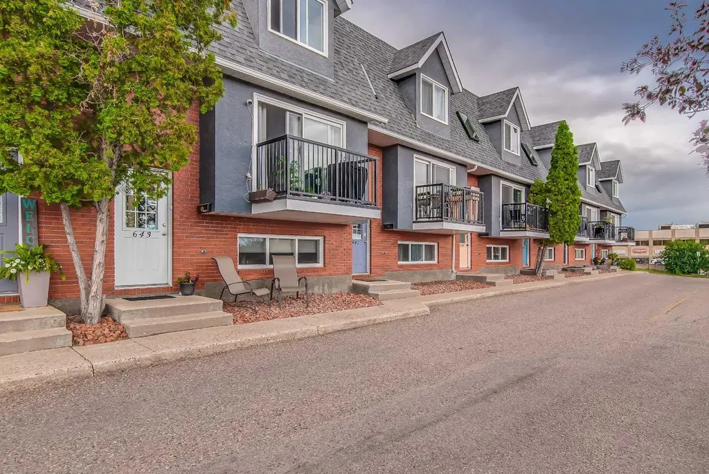 643 5 Street SE Medicine Hat AB T1A 0N4