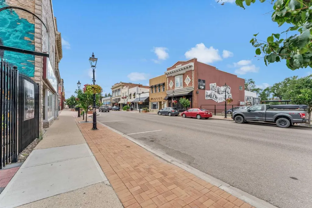 655 2 Street SE Medicine Hat AB T1A 0C8