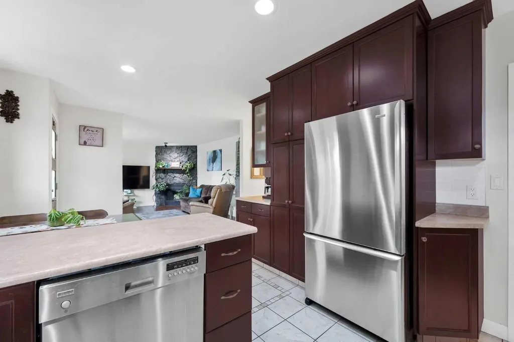 172 14 Street NW Medicine Hat AB T1A 6R6