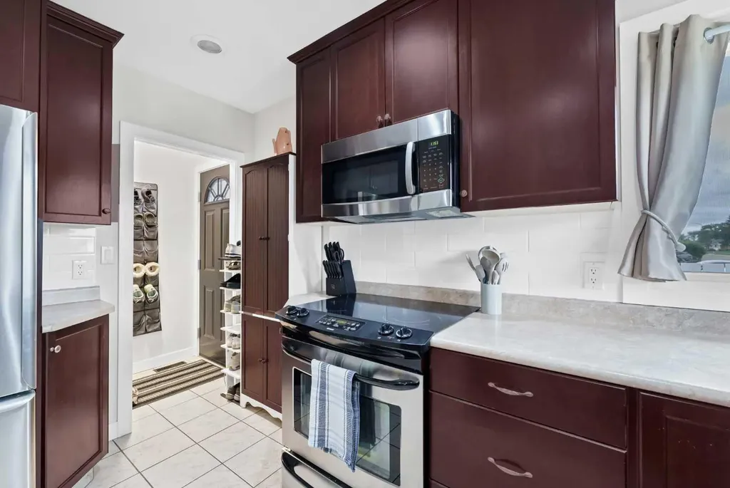 172 14 Street NW Medicine Hat AB T1A 6R6