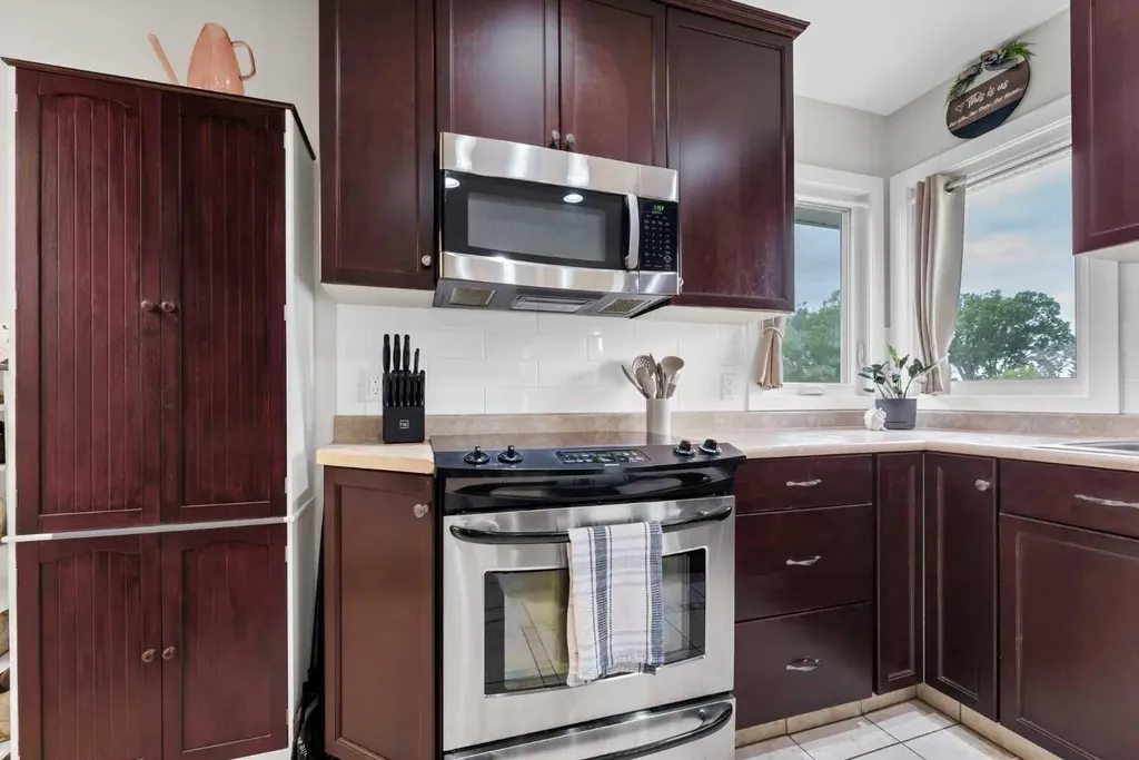 172 14 Street NW Medicine Hat AB T1A 6R6