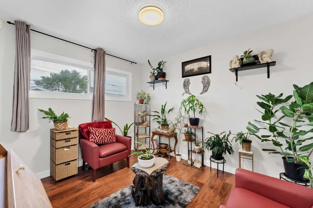 172 14 Street NW Medicine Hat AB T1A 6R6