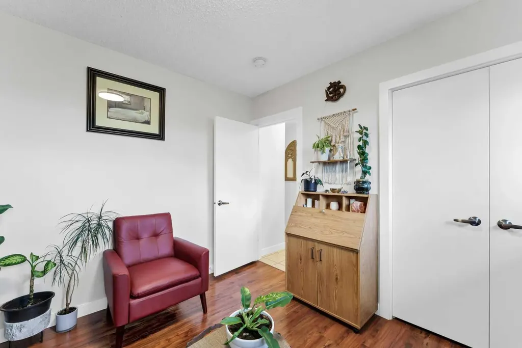 172 14 Street NW Medicine Hat AB T1A 6R6