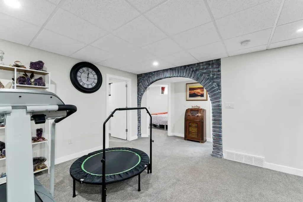 172 14 Street NW Medicine Hat AB T1A 6R6