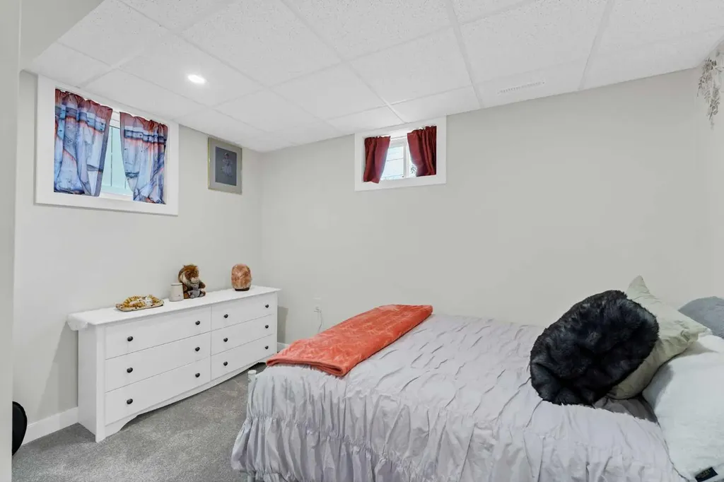 172 14 Street NW Medicine Hat AB T1A 6R6