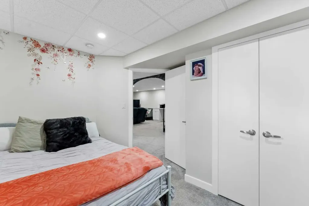 172 14 Street NW Medicine Hat AB T1A 6R6