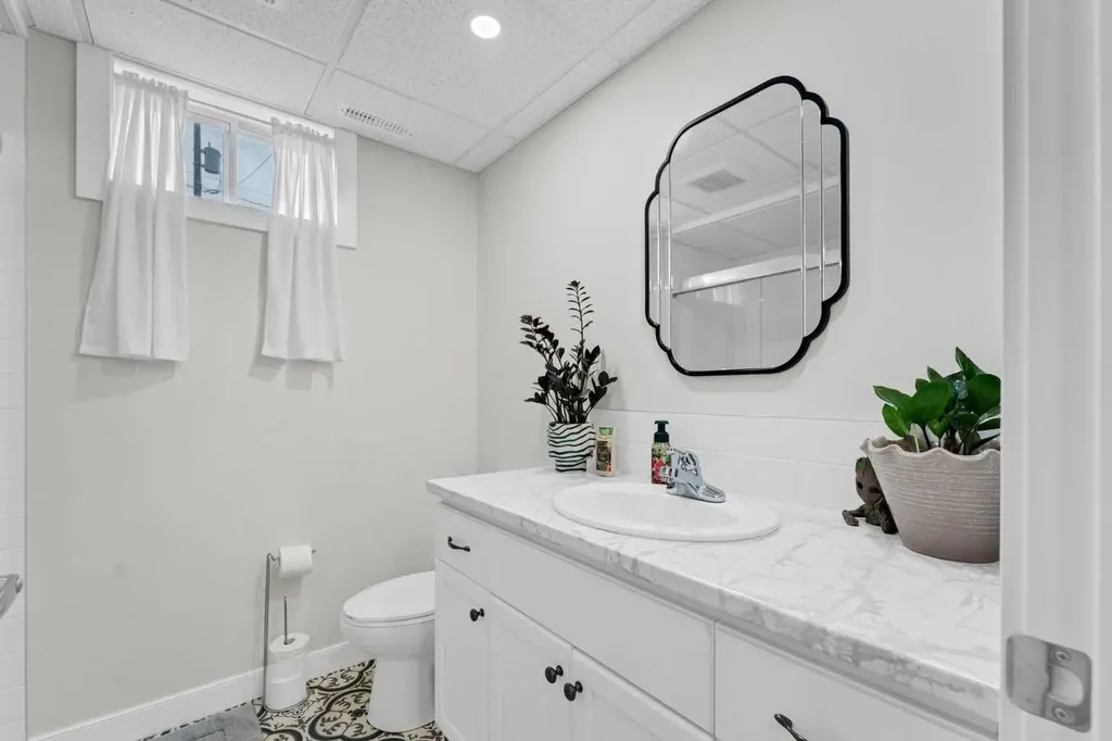 172 14 Street NW Medicine Hat AB T1A 6R6