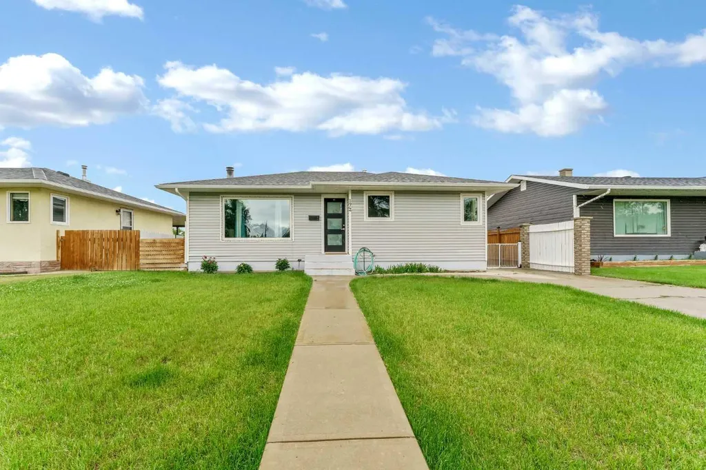 172 14 Street NW Medicine Hat AB T1A 6R6