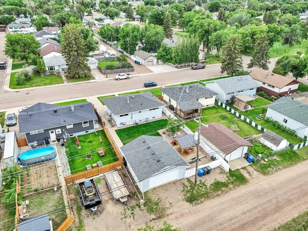 172 14 Street NW Medicine Hat AB T1A 6R6