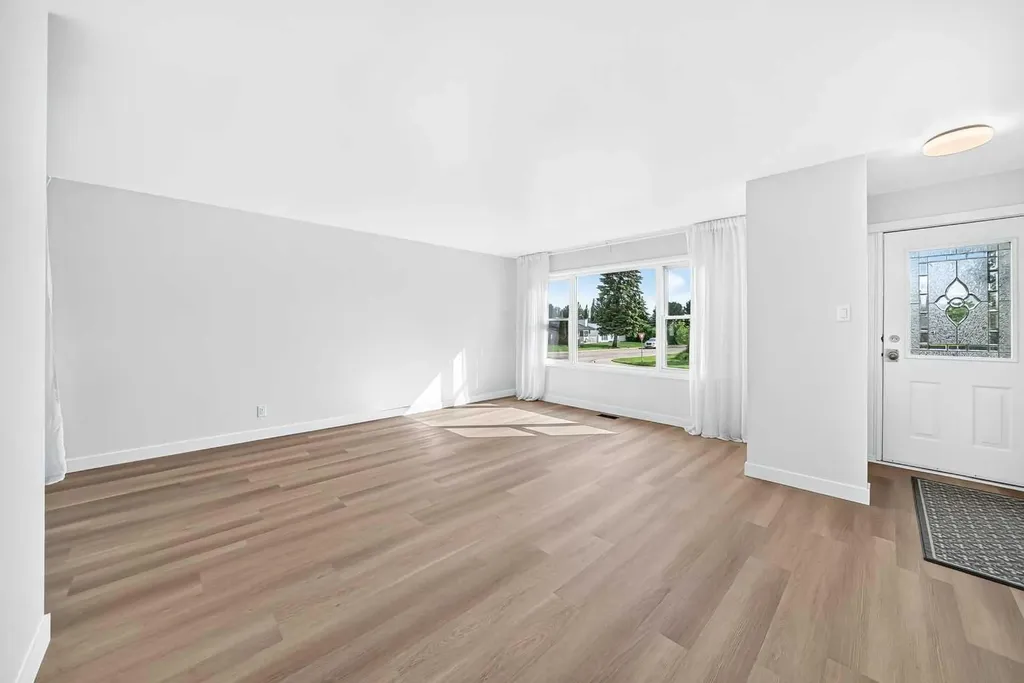 5801 41 Street Crescent Red Deer AB T4N1B5