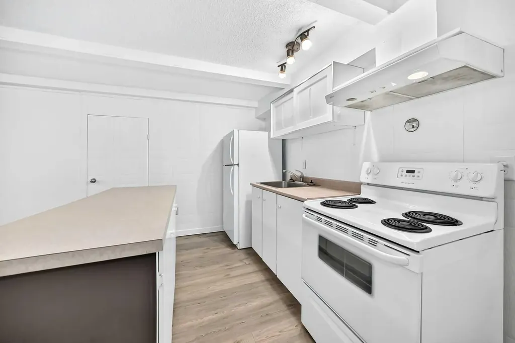 5801 41 Street Crescent Red Deer AB T4N1B5