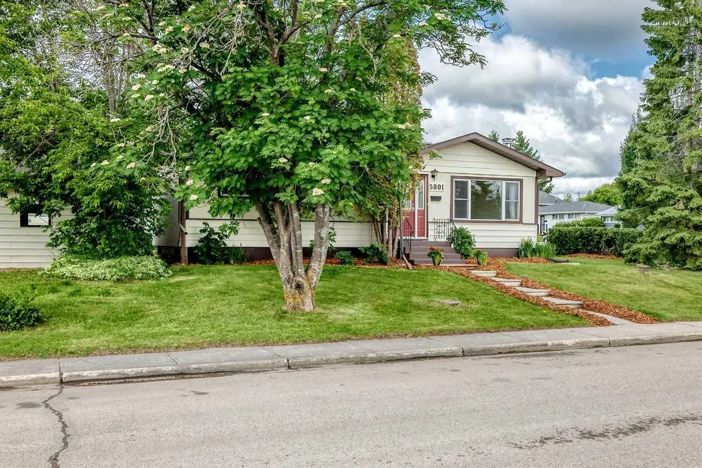 5801 41 Street Crescent Red Deer AB T4N1B5