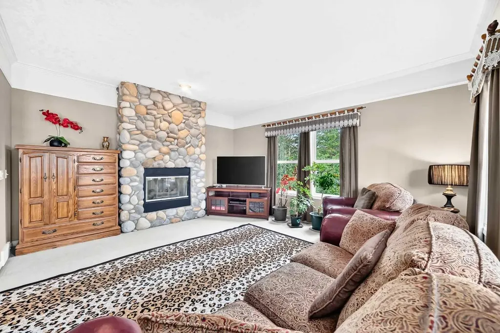 10 Hidden Creek View NW Calgary AB T3A6C5