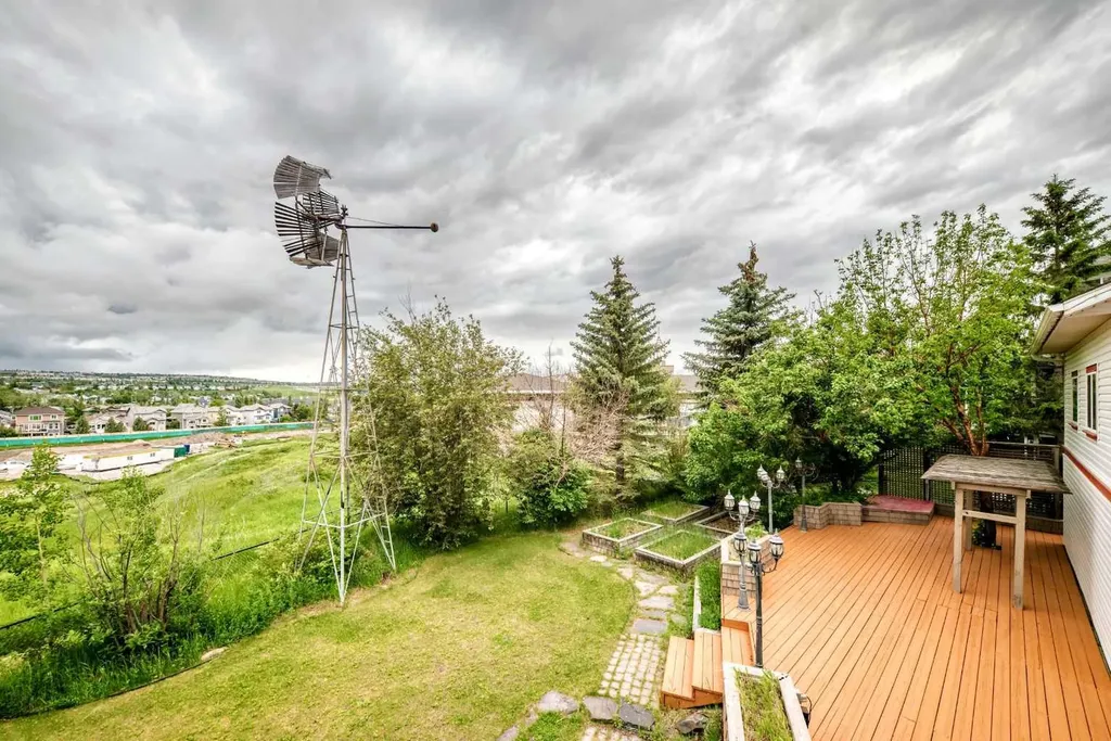 10 Hidden Creek View NW Calgary AB T3A6C5