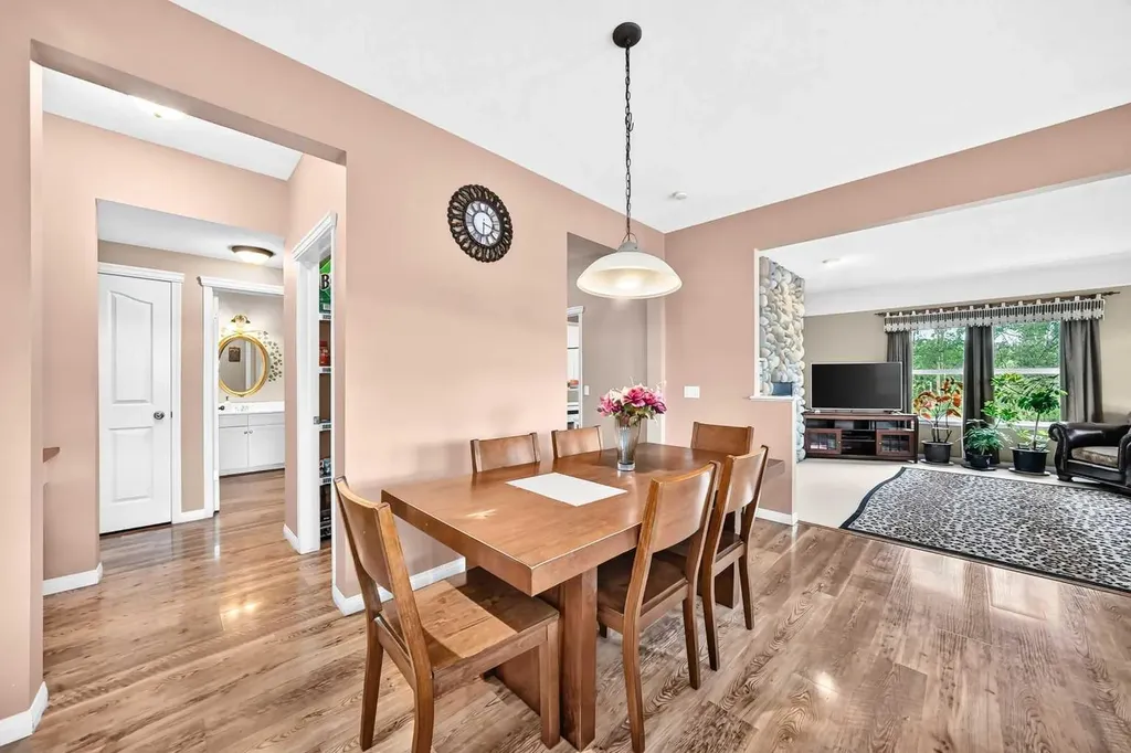 10 Hidden Creek View NW Calgary AB T3A6C5