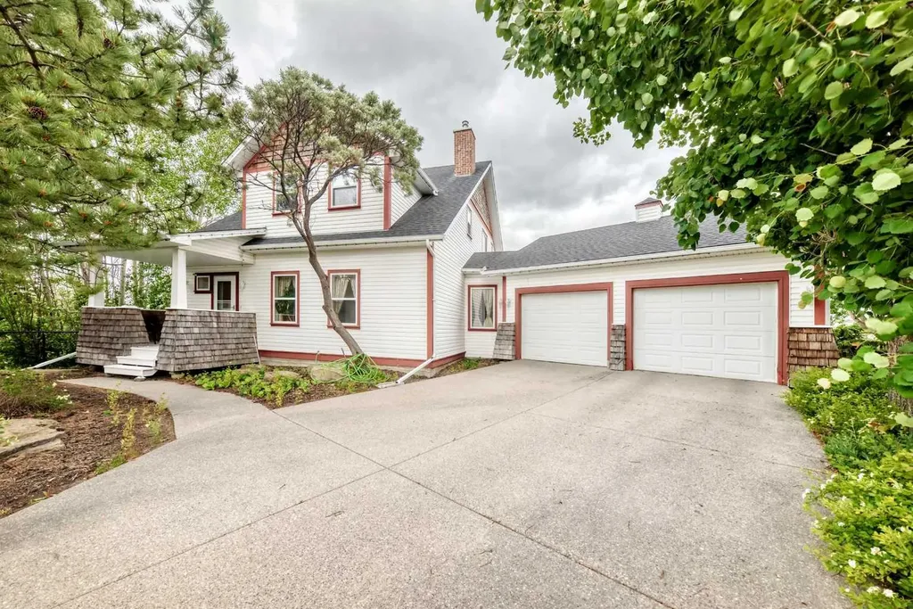 10 Hidden Creek View NW Calgary AB T3A6C5