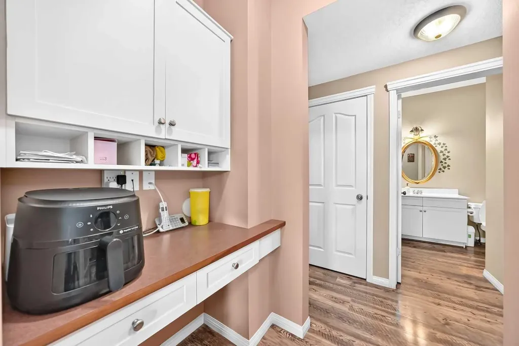 10 Hidden Creek View NW Calgary AB T3A6C5