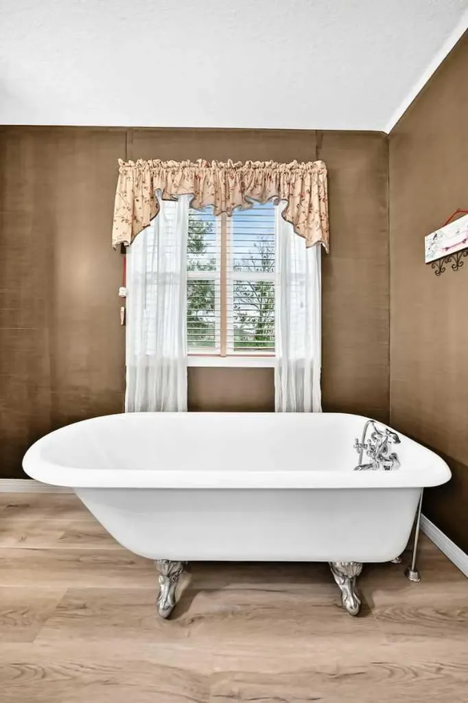 10 Hidden Creek View NW Calgary AB T3A6C5