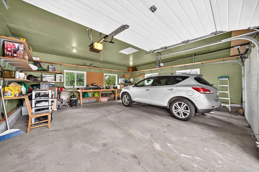 10 Hidden Creek View NW Calgary AB T3A6C5