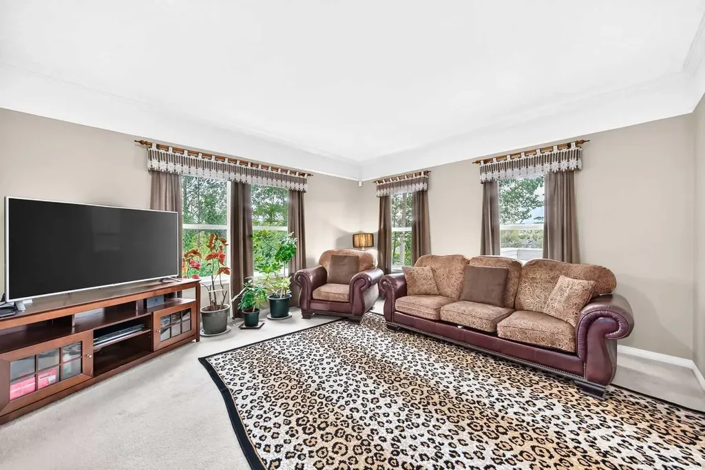 10 Hidden Creek View NW Calgary AB T3A6C5