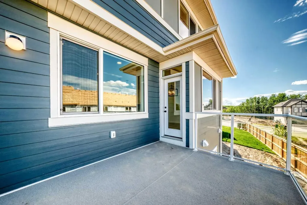 18 Osprey Hill Bay SW Calgary AB T3B 6S2