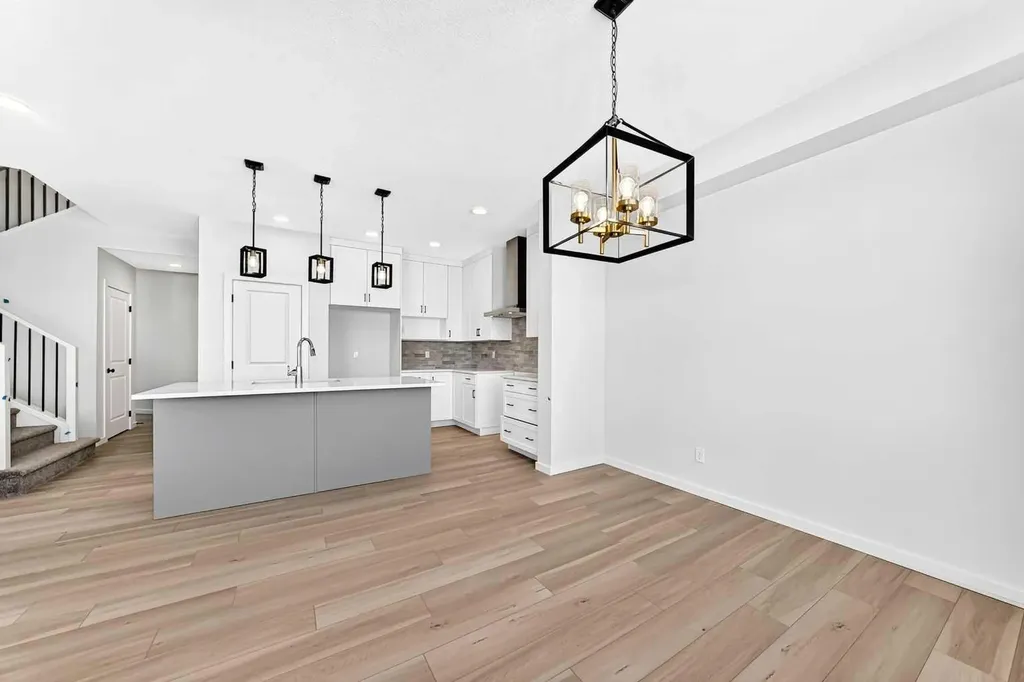 18 Osprey Hill Bay SW Calgary AB T3B 6S2